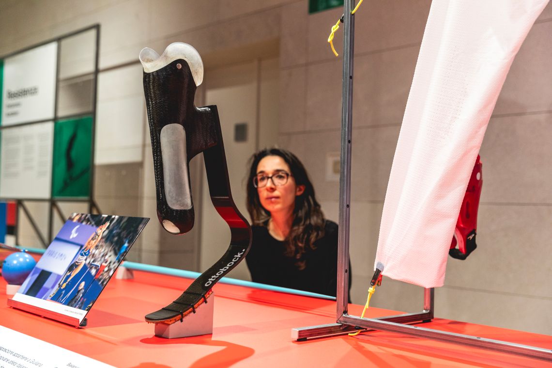 particolare di una protesi utilizzata nelle competizioni di atletica leggera